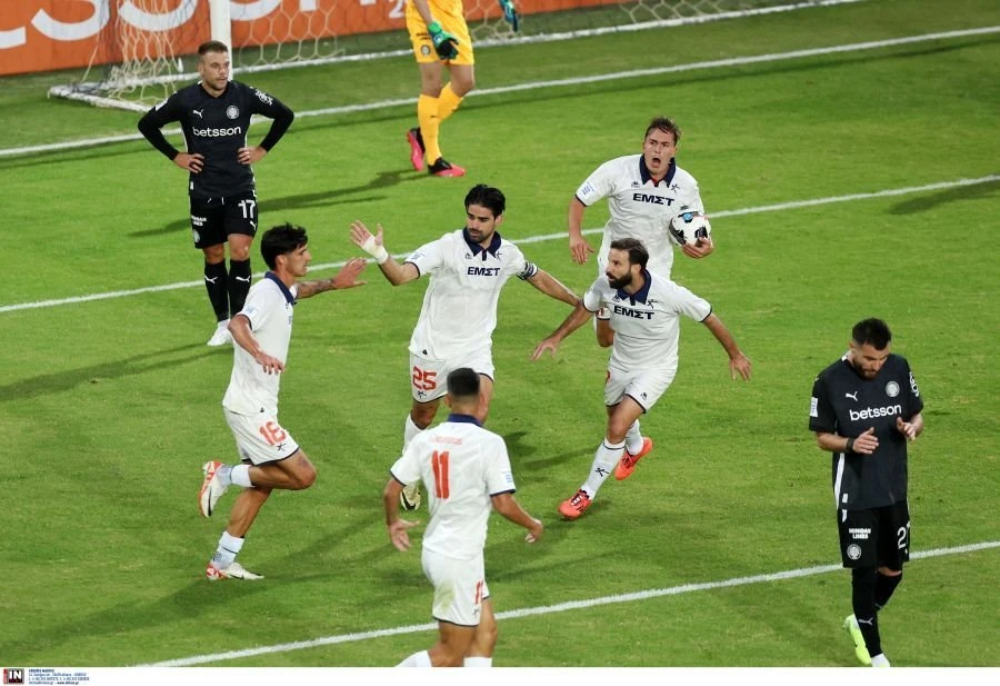 Οι παίκτες της Athens Kallithea πανηγυρίζουν στο ματς με τον ΟΦΗ / Πηγή: Intime