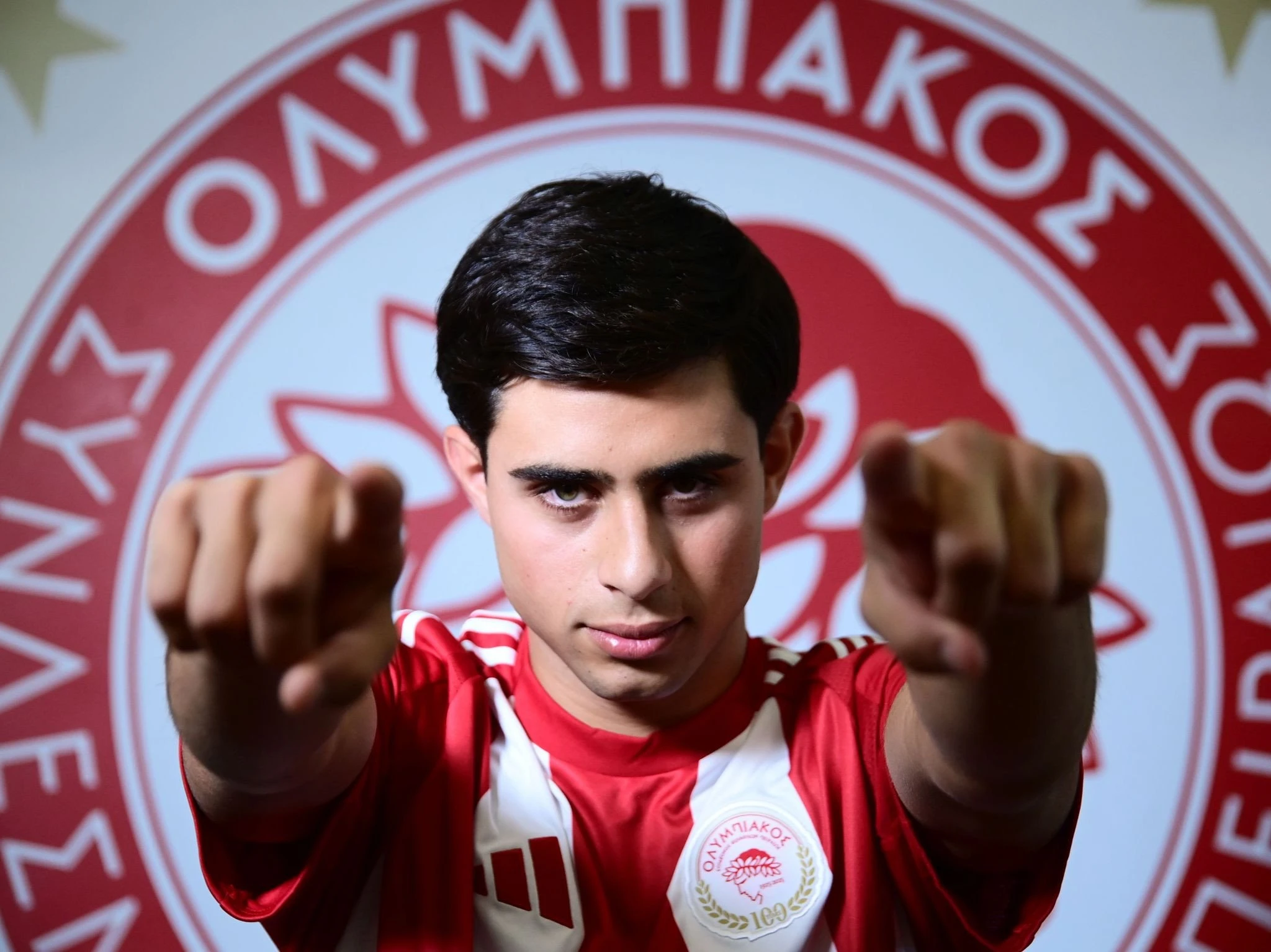 Ο Λορέντσο Σιπιόνι στα «ερυθρόλευκα»/ Πηγή: olympiacos.org