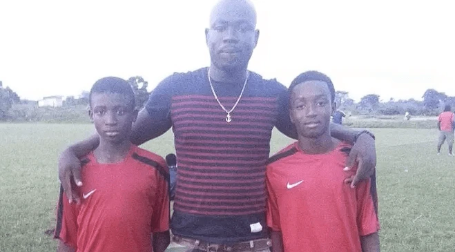 Αριστερά, ο Μοχάμεντ Κούντους