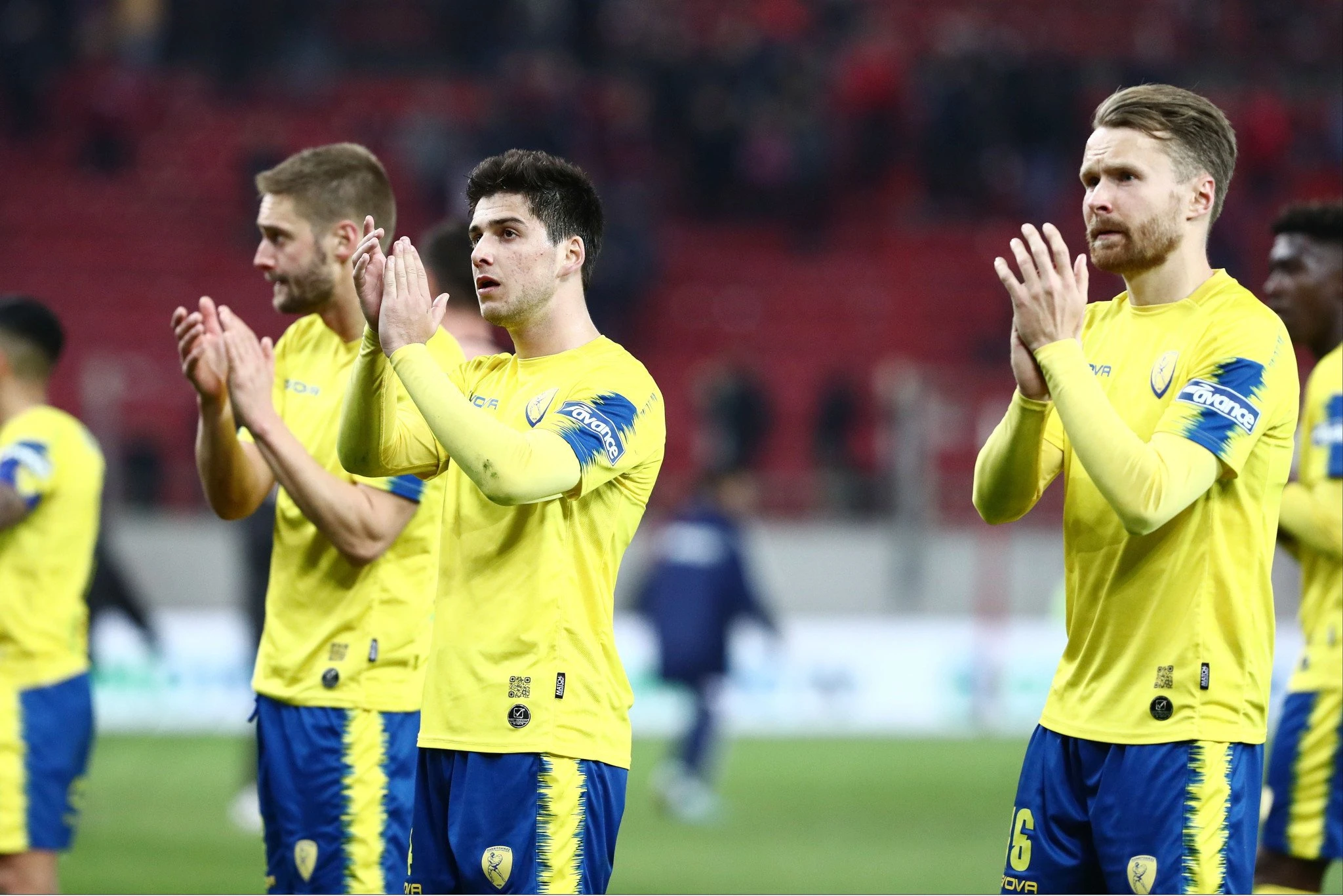 Ο Γιάκομπ Ούνε Λάρσον μαζί με τον Ντουάρτε με την  φανέλα του Παναιτωλικού / Πηγή: Intime