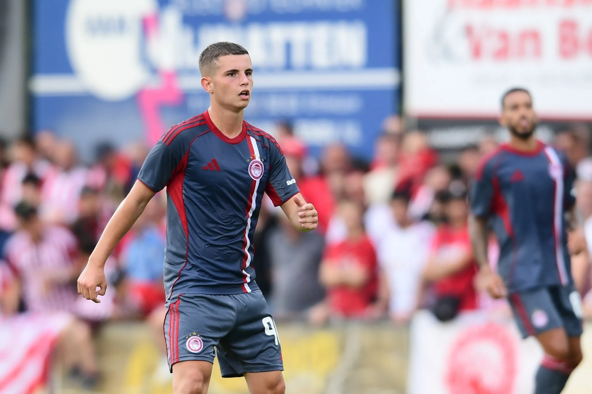 Ο Μουζακίτης στο φιλικό με την Μπρέντα / Πηγή: Eurokinissi