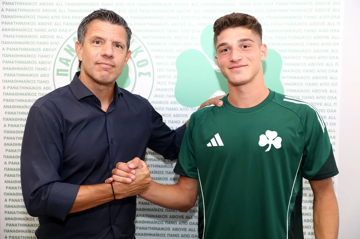 Ο Παναγιώτης Φώτης με τον σύμβουλο στρατηγικού σχεδιασμού και πρεσβευτή του Παναθηναϊκού, Τάκη Φύσσα - ΠΗΓΗ: pao.gr