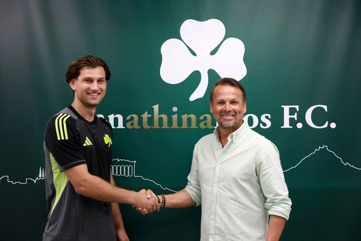 Ο Κωνσταντίνος Κότσαρης με τον τεχνικό διευθυντή του Παναθηναϊκού, Γιάννη Παπαδημητρίου