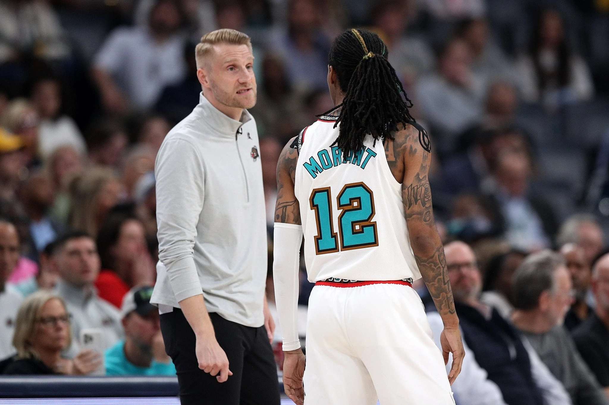 Ο Φινλανδός κόουτς των Γκρίζλις, Τουόμας Ίσαλο, με τον Τζα Μοραντ / Πηγή: Jason Miller / Getty Images / Ideal Images
