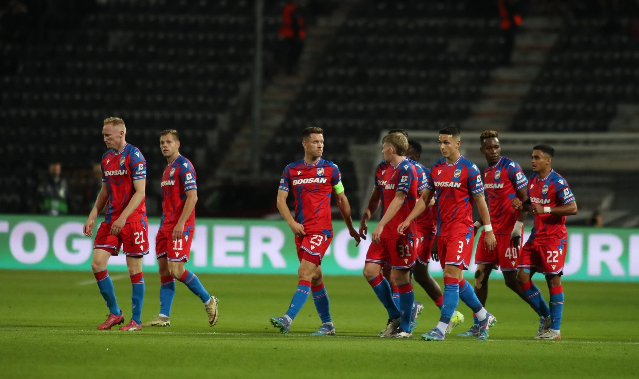 Oι παίκτες της Βικτόρια Πλζεν / Πηγή: Eurokinissi