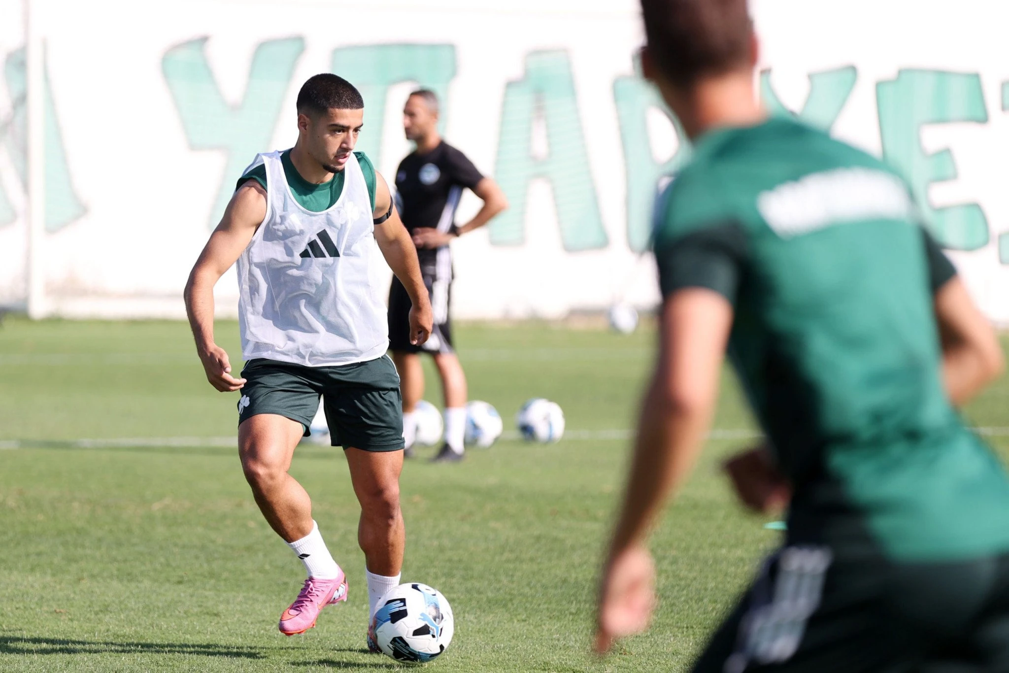 Ο Ανάς Ζαρουρί στην πρώτη του προπόνηση με τον  Παναθηναϊκό - ΠΗΓΗ: pao.gr