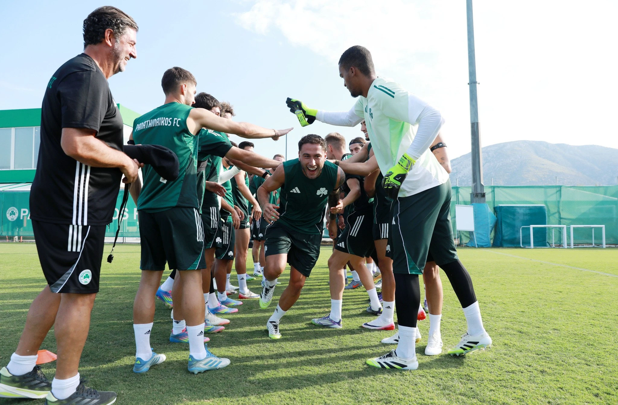 Ο Νταβίντε Καλάμπρια στην πρώτη του προπόνηση με τον Παναθηναϊκό / Πηγή: Intime