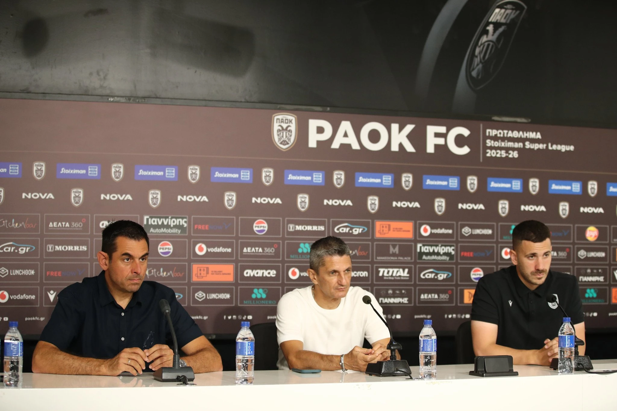 Ο Ραζβάν Λουτσέσκου στη συνέντευξη Τύπου / Πηγή: Eurokinissi