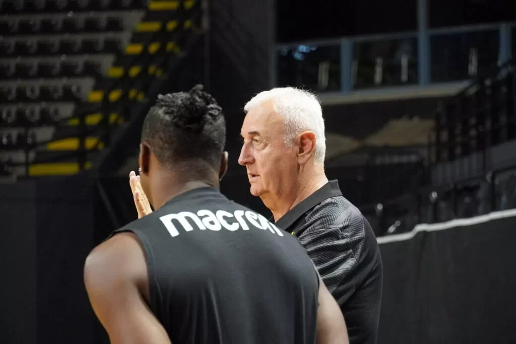 Ο Ντράγκαν Σάκοτα με τον Φρανκ Μπάρτλεϊ - Πηγή: AEK BC