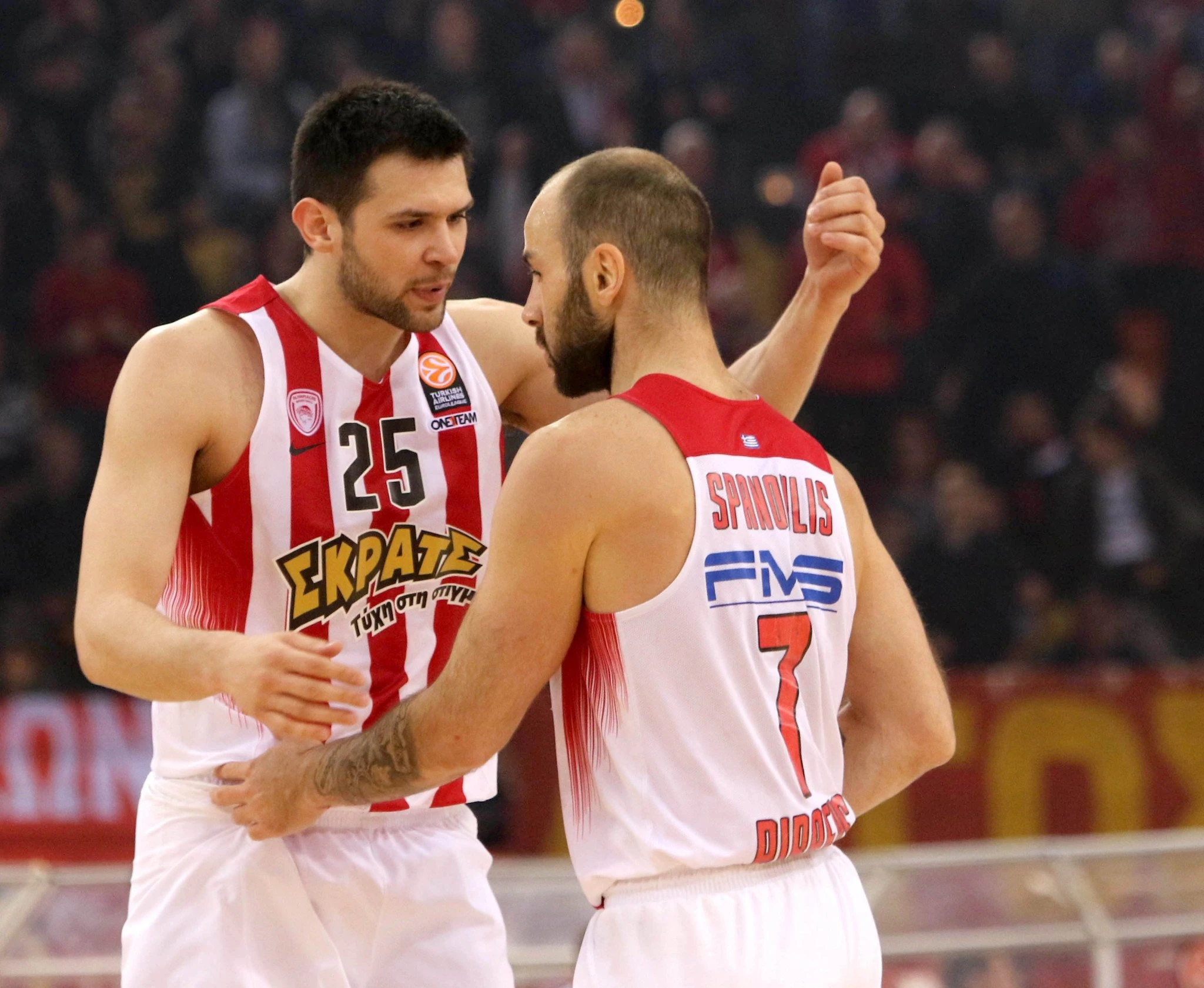Σπανο΄ύλης και Παπανικολαου ως συμπαίκτες στον Ολυμπιακό - Πηγή: Eurokiniss