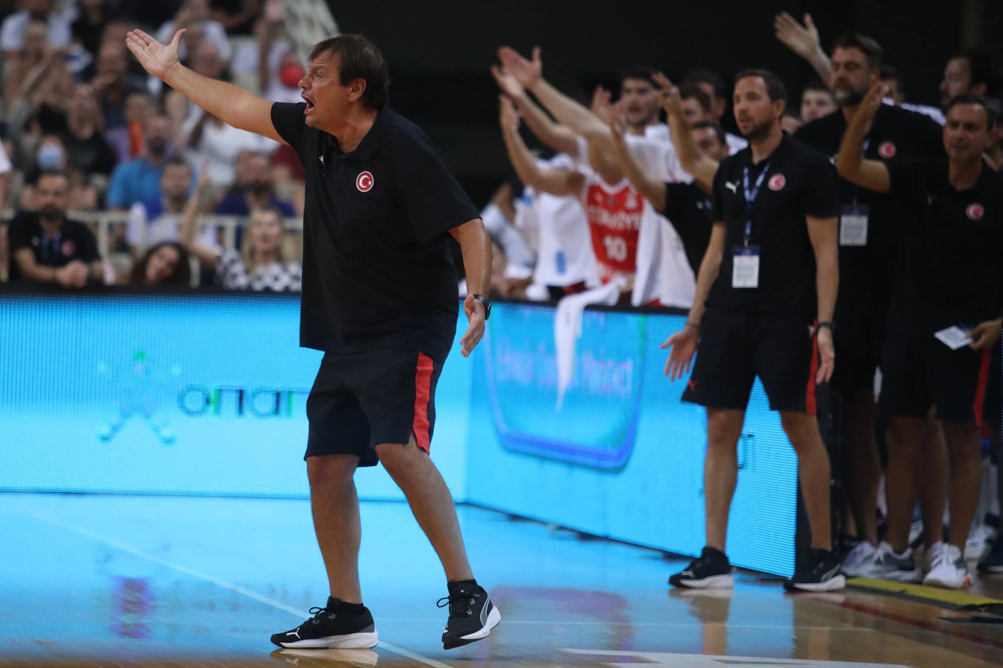 Ο Εργκίν Αταμάν στον πάγκο της Εθνικής Τουρκίας / Πηγή: Eurokinissi