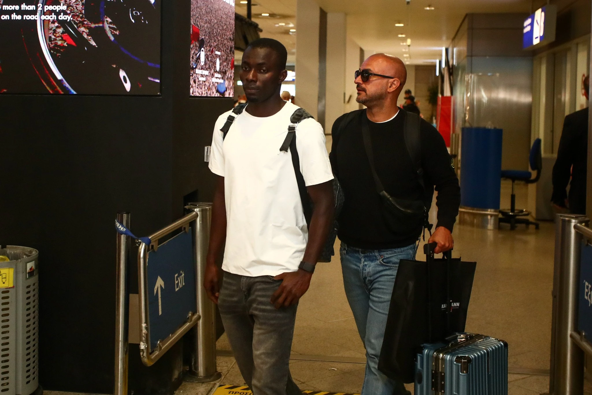 Ο Αμπντουλί Μανέ στην Ελλάδα για τον Ολυμπιακό / Πηγή: Eurokinissi