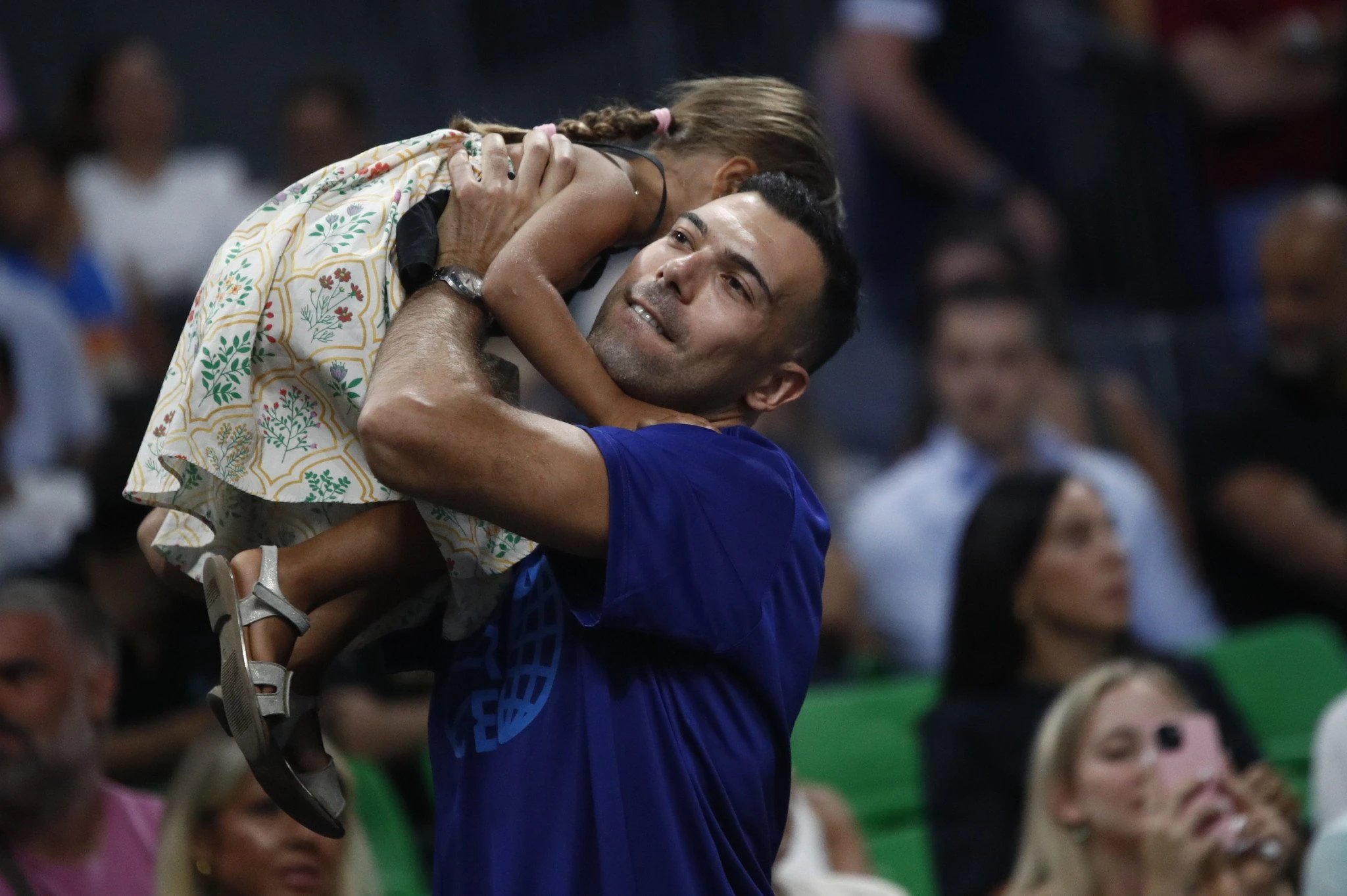 Ο Κώστας Σλούκας με την κόρη του για το Ελλάδα - Ιταλία, Πηγή:&nbsp;Eurokinissi