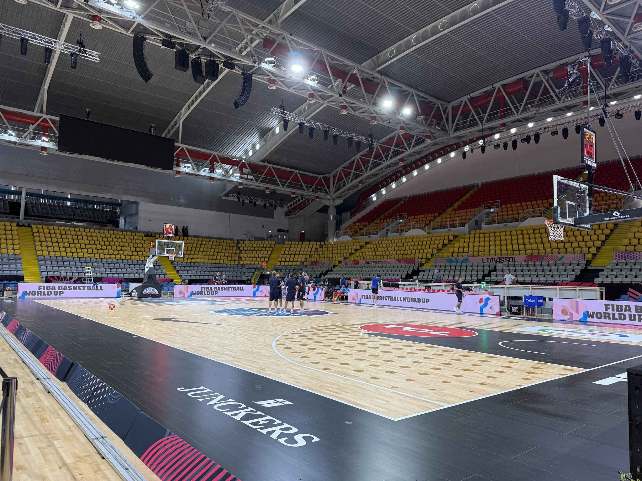 Η κεντρική σάλα στο «Σπύρος Κυπριανού»