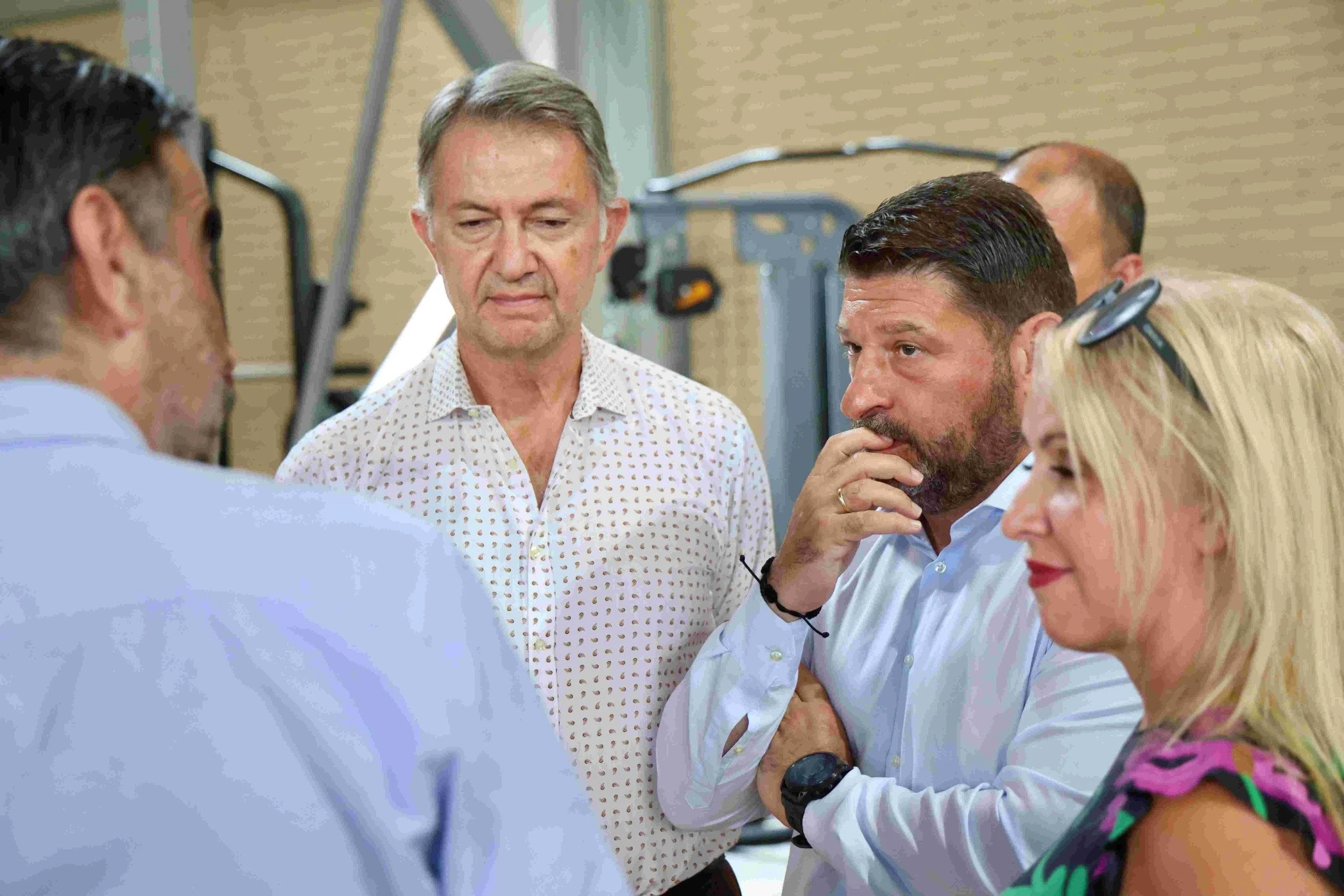 Ο Περιφερειάρχης Νίκος Χαρδαλιάς στην επίσκεψή του στο κλειστό Μετς / Πηγή: Intime