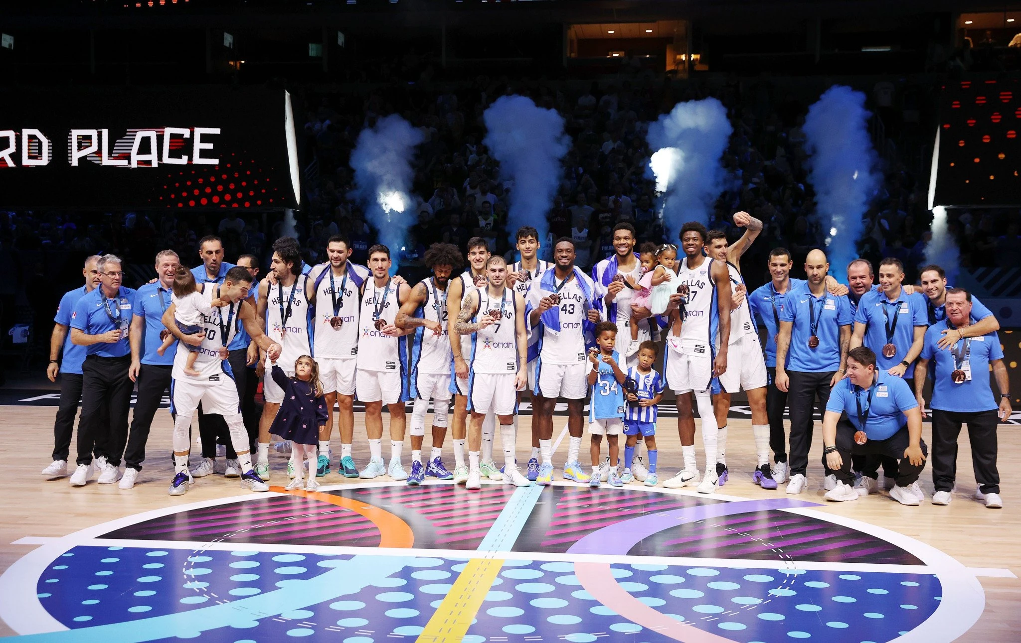 Στιγμές από την απονομή της Ελλάδας και του χάλκινου μεταλλίου, Πηγή: INtime