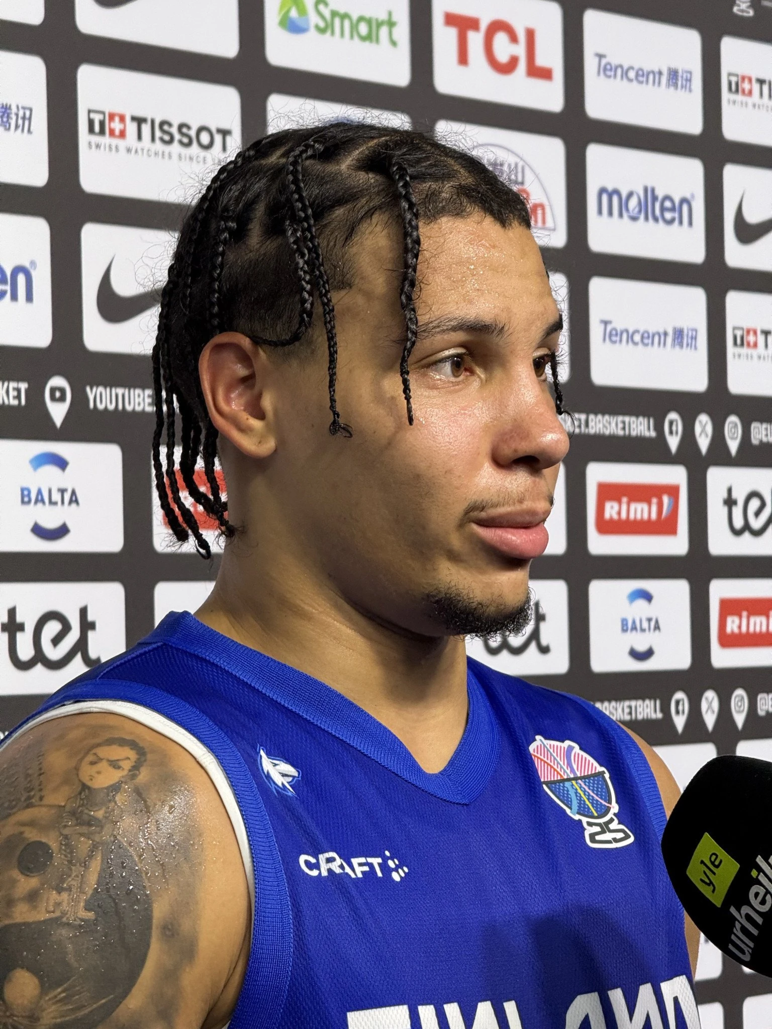 O Λιτλ δακρυσμένος μετά από την νίκη της Φινλανδίας