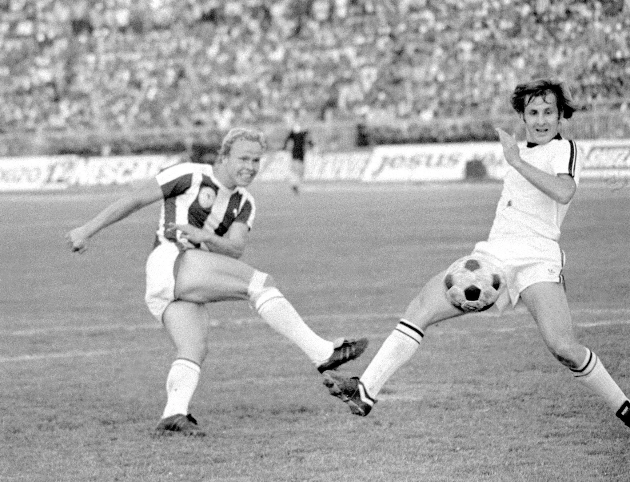 Ο Τόμας Άλστρομ με την φανέλα του Ολυμπιακού / Πηγή: Eurokinissi