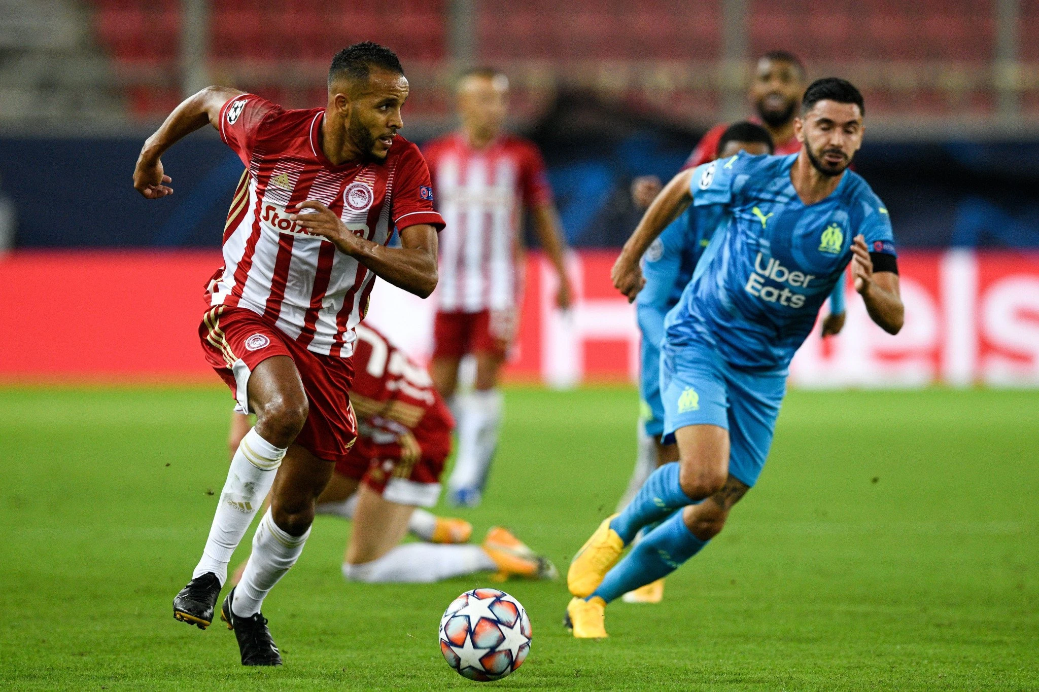 Ο Ελ Αραμπί απέναντι στον Σανσόν στο Ολυμπιακός - Μαρσέιγ / Πηγή: Eurokinissi