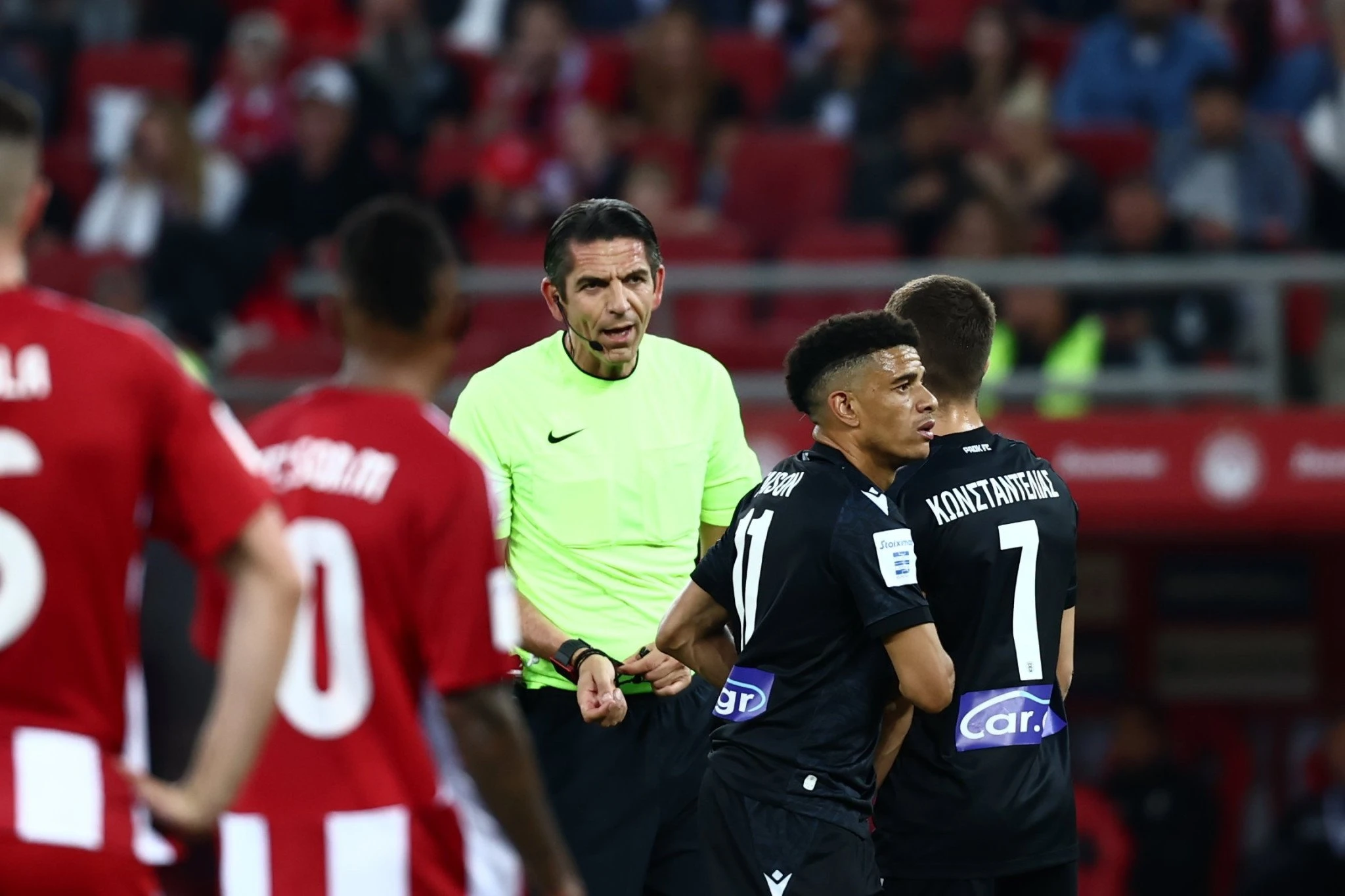 Ο Ντενίζ Αϊτέκιν στο Ολυμπιακός - ΠΑΟΚ το 2024-25/ Πηγή: Eurokinissi