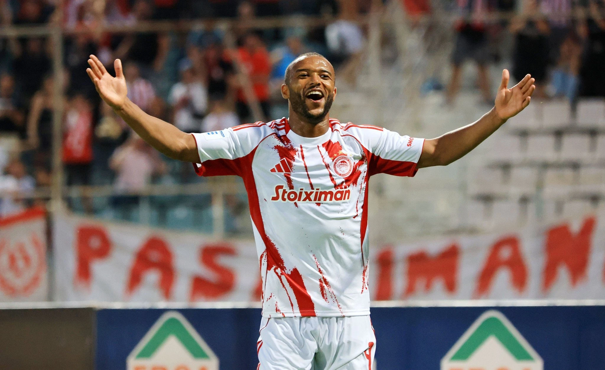 Ο Αγιούμπ Ελ Κααμπί σε αγώνα του Ολυμπιακού / Πηγή: Intime