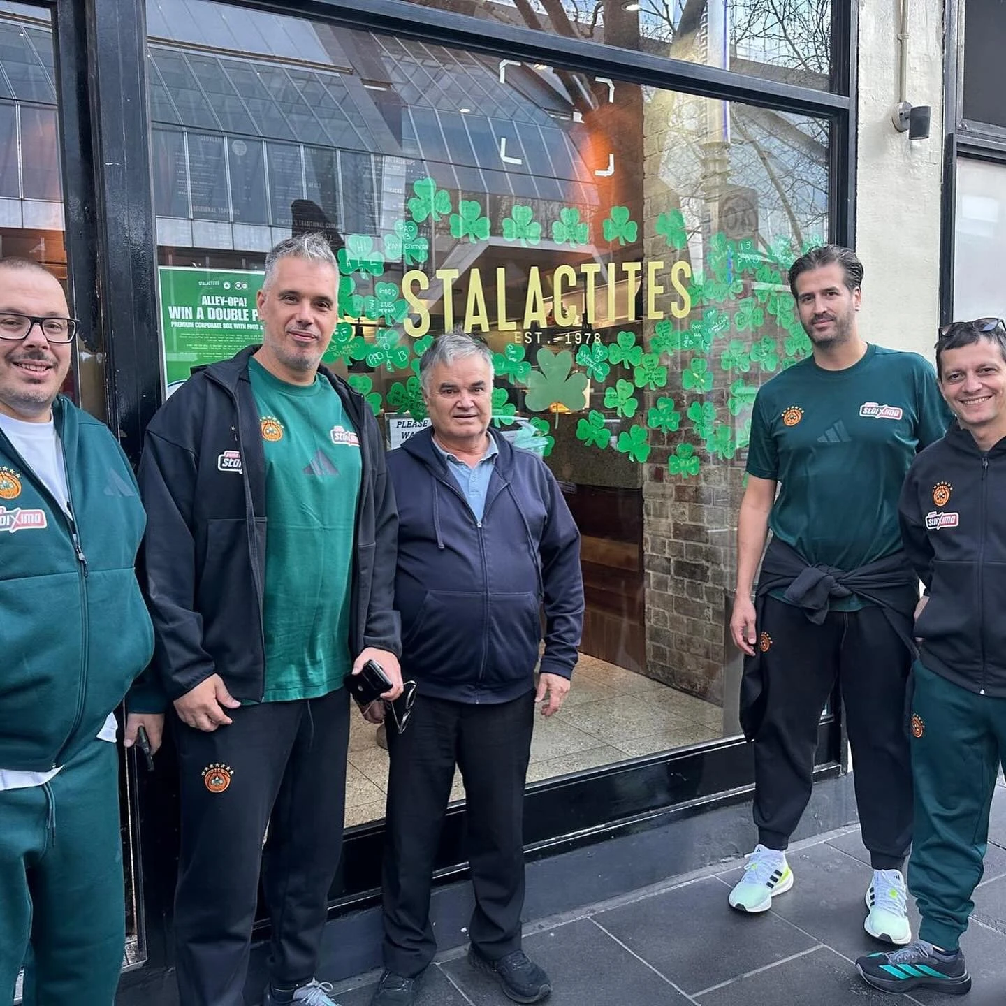 H ομάδα του Παναθηναϊκού σε εστιατόριο στην Αυστραλία