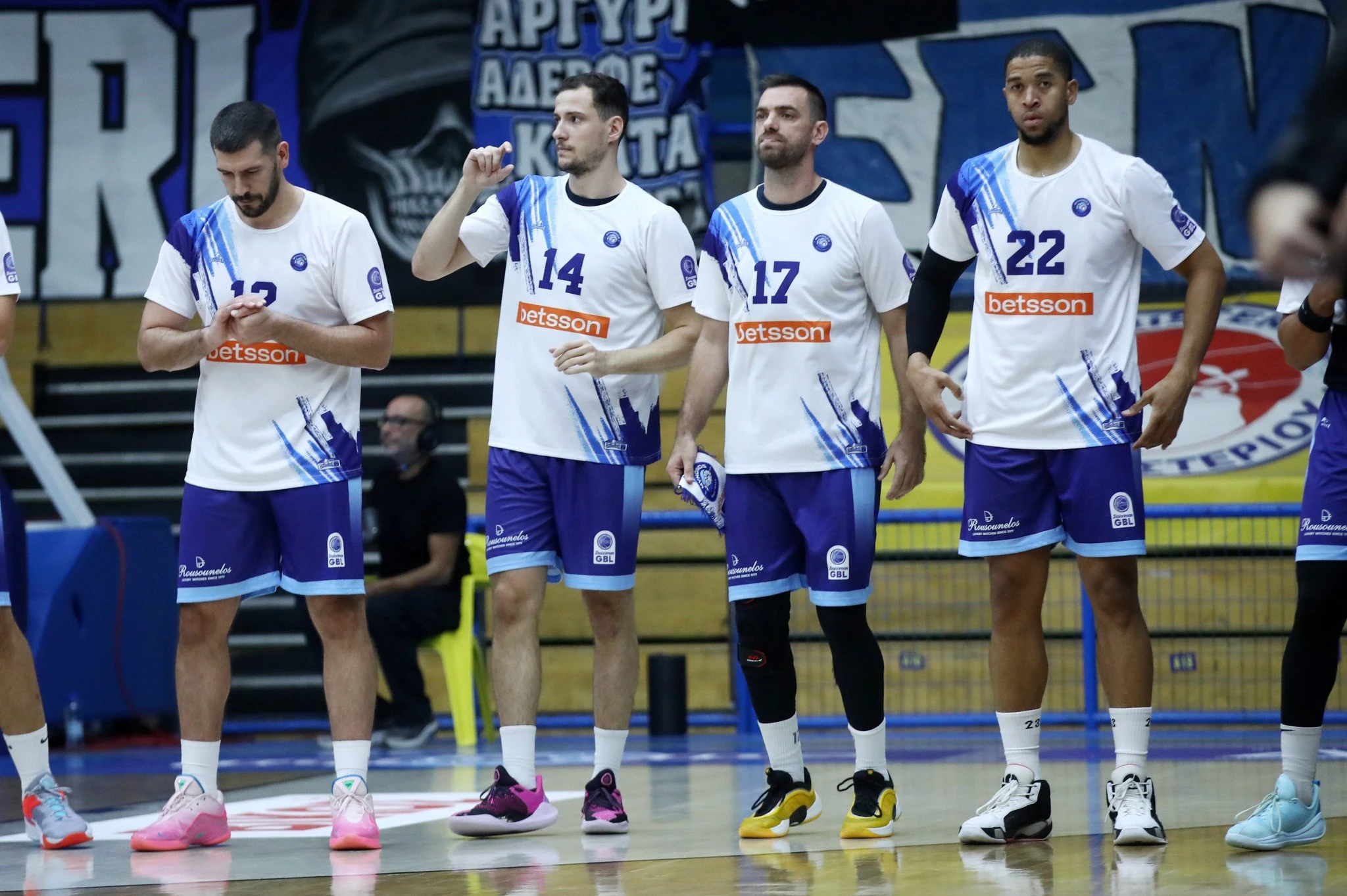 Ο Βαγγέλης Μάντζατης ηγείται της αποστολής της Μυκόνου 