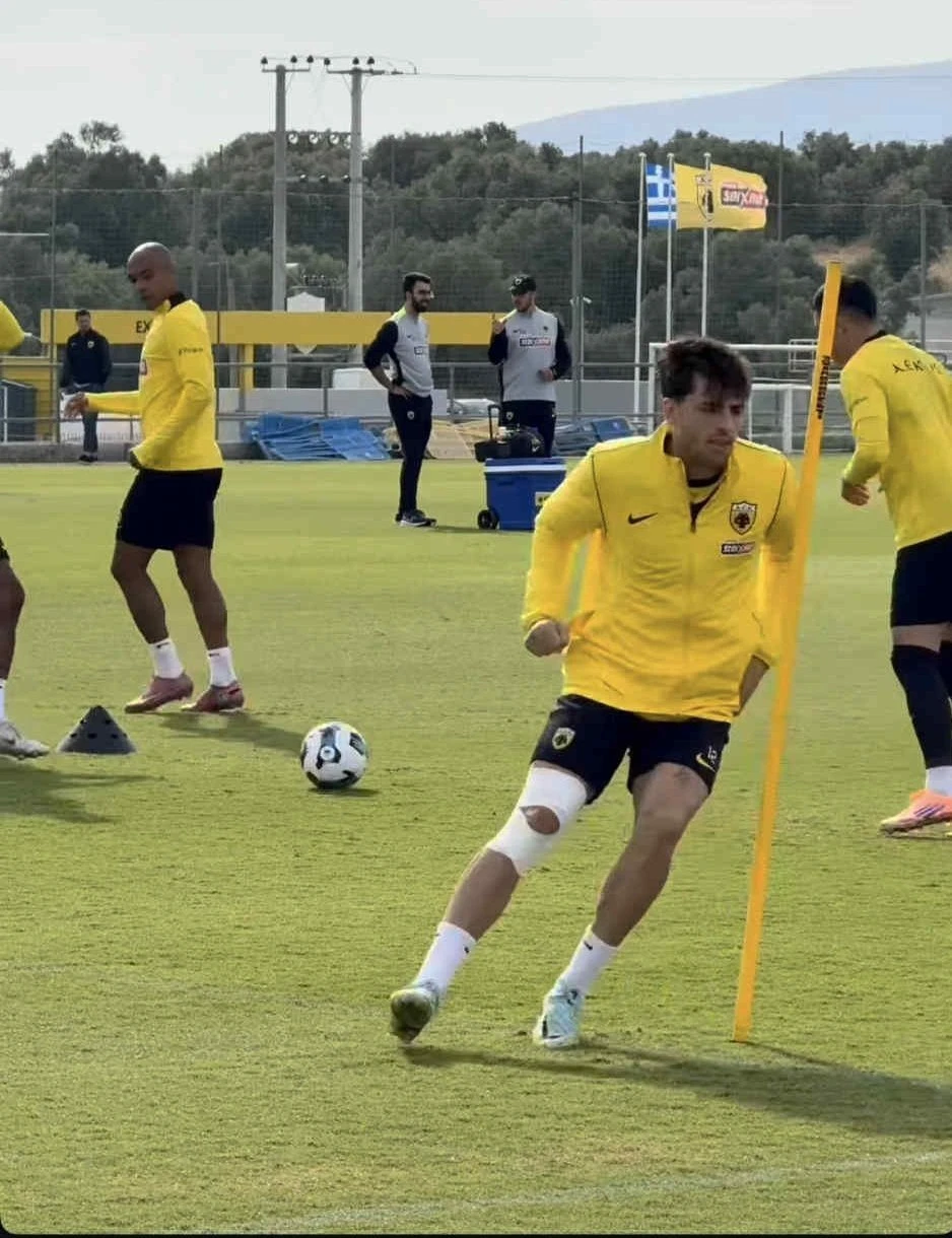 Ο Λάζαρος Ρότα προπονήθηκε με δεμένο πόδι / Screenshot