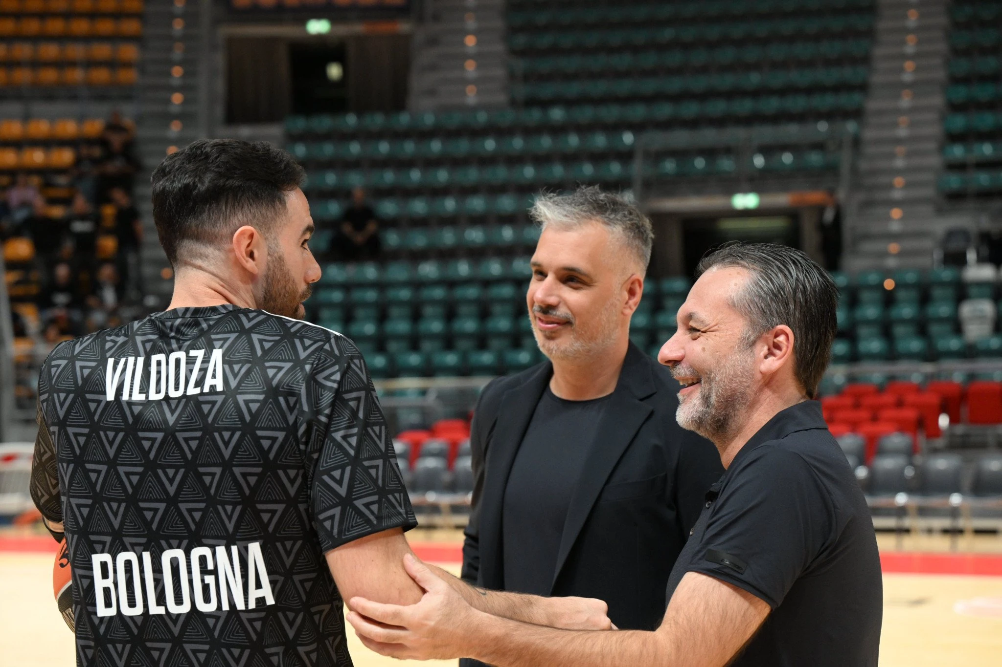 Χρήστος Σερέλης, Δημήτρης Κοντός και Λούκα Βιλντόσα τα λένε σε χαλαρό ύφος / Πηγή: Βαγγέλης Στόλης