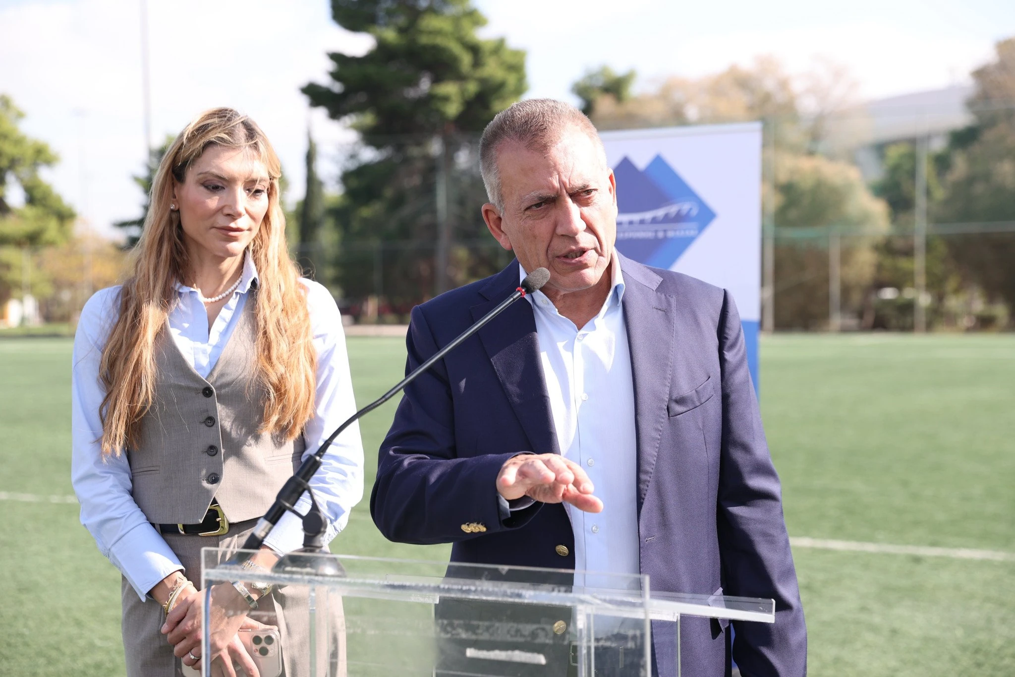 Ο Γιάννης Βρούτσης στο ΣΕΦ / Πηγή: ΙΝΤΙΜΕ