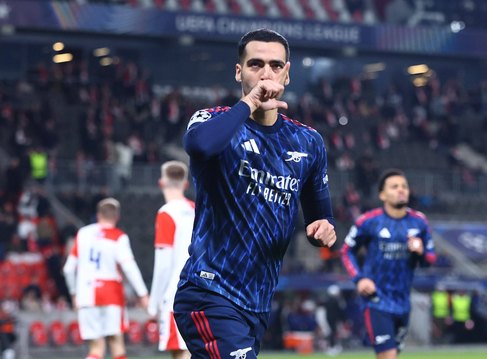 Ο Μικέλ Μερίνο πανηγυρίζει στο Σλάβια Πράγας-Άρσεναλ / Πηγή: Imago