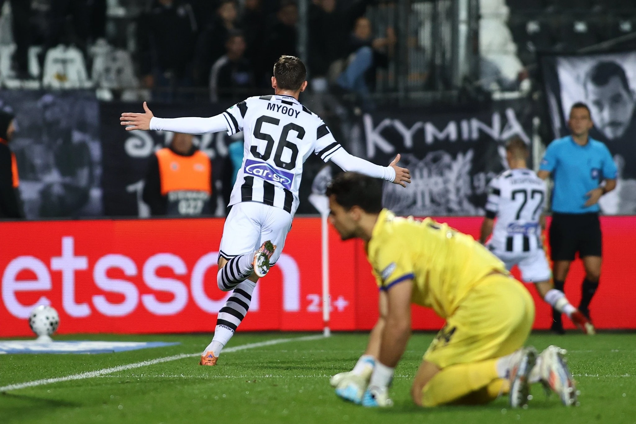 Ο Ανέστης Μύθου πανηγυρίζει με τον ΠΑΟΚ / Πηγή: Eurokinissi