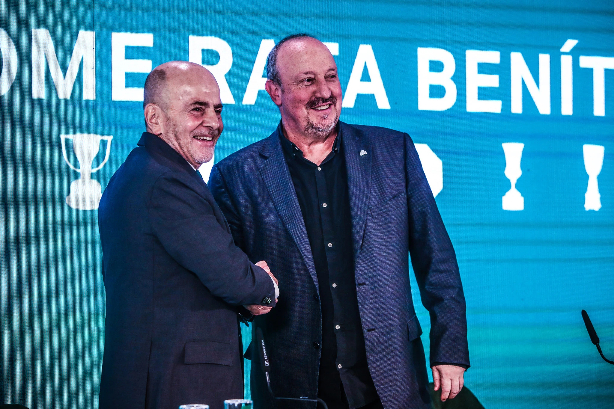 Ο Γιάννης Αλαφούζος και ο Ράφα Μπενίτεθ / Πηγή: Eurokinissi