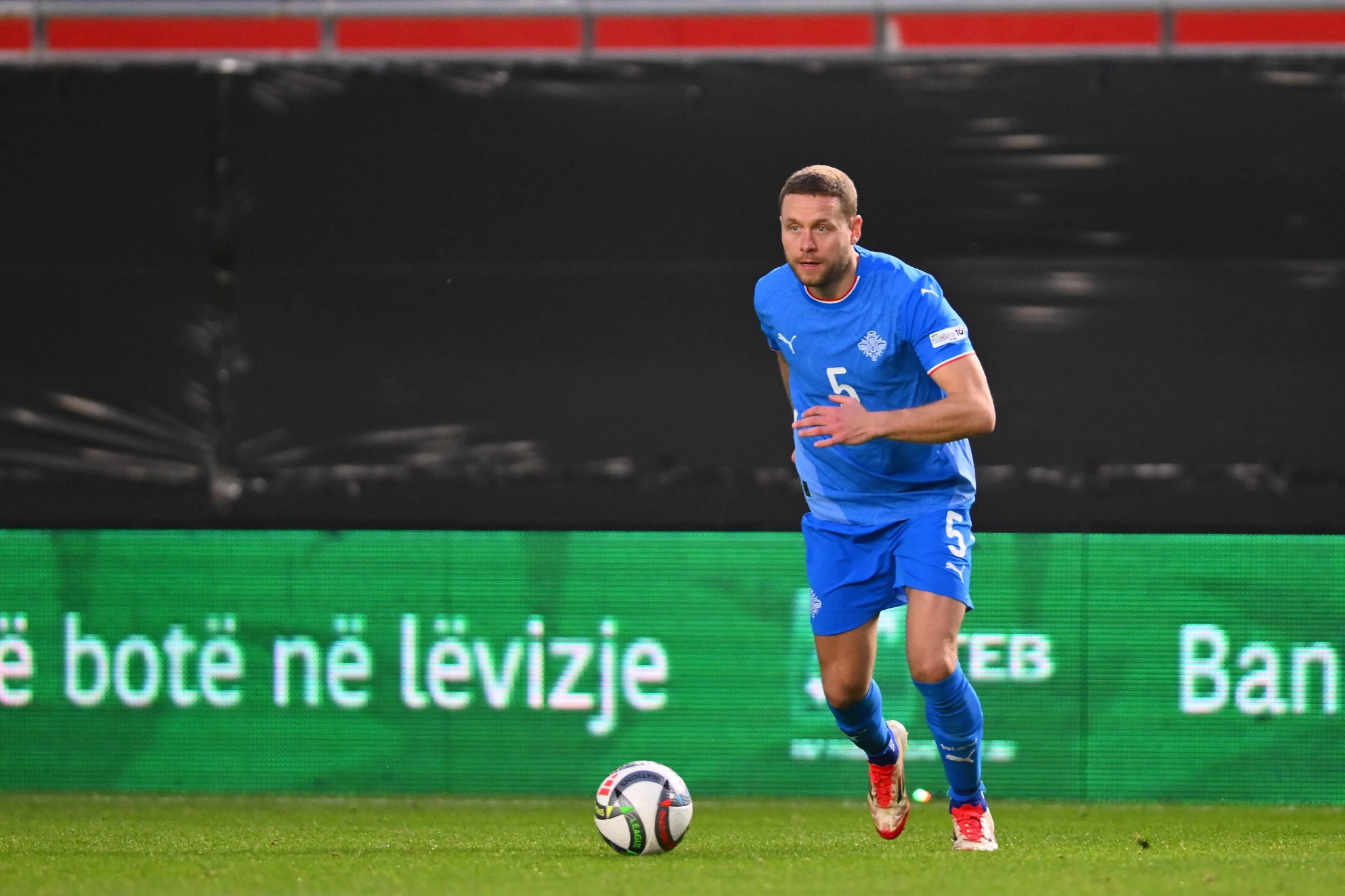 Ο Ίνγκι Ίνγκασον με την εθνική Ισλανδίας / πηγή: Imago