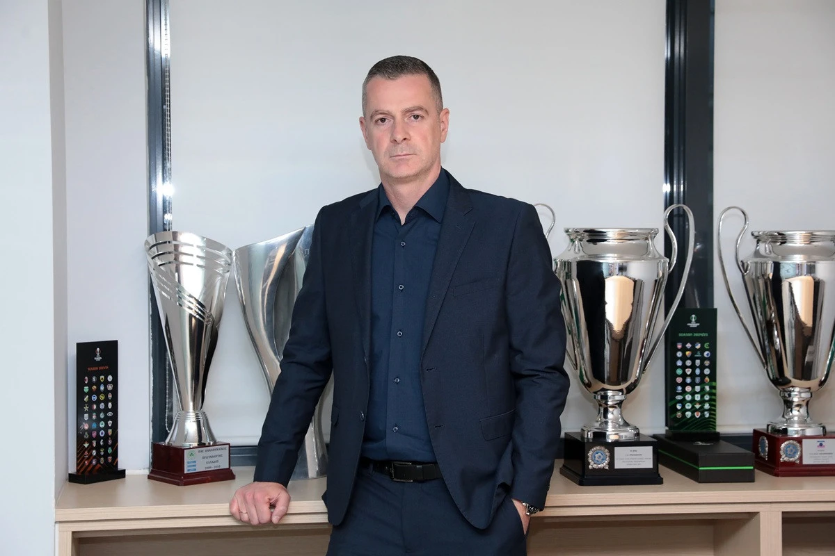 Ο Στέφανος Κοτσόλης στις πρώτες φωτογραφίες του ως νέος αθλητικός διευθυντής του Παναθηναϊκού - ΠΗΓΗ: ΙΝΤΙΜΕ