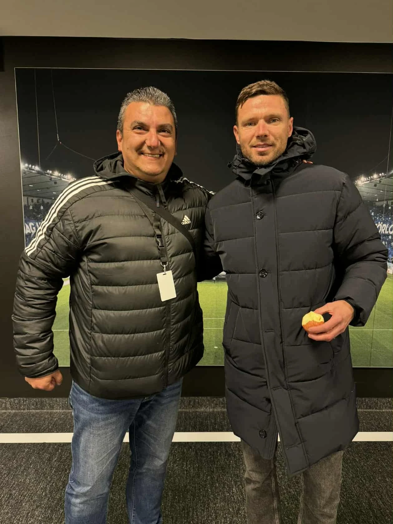 Ο Μάρκους Μπεργκ με τον συντάκτη του Athletiko, Κώστα Γουλή