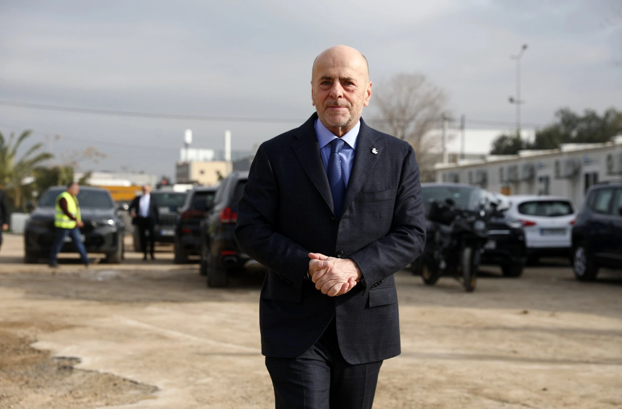 Ο μεγαλομέτοχος του Παναθηναϊκού, Γιάννης Αλαφούζος κατά την επίσκεψή του στον Βοτανικό στην εκκίνηση των έργων του νέου γηπέδου - ΠΗΓΗ: ΙΝΤΙΜΕ