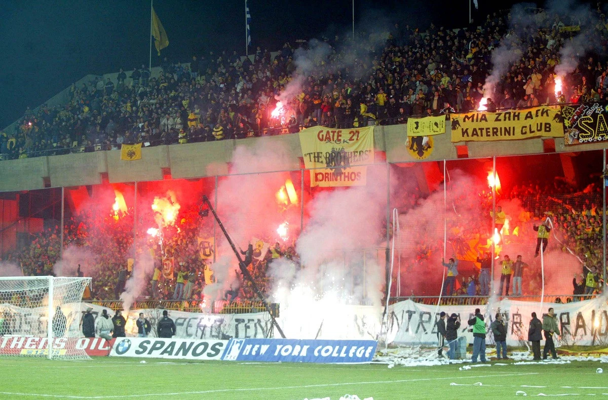 Οπαδοί της ΑΕΚ στη Σκεπαστή στο ματς με τη Μάλαγα / Πηγή: Intime