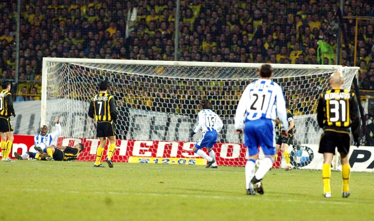 Στιγμιότυπο από την αναμέτρηση της ΑΕΚ με την Μάλαγα το 2003 / Πηγή: Intime