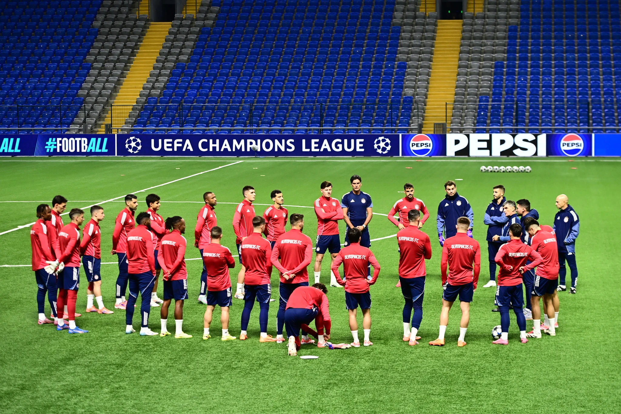 Η&nbsp;προπόνηση του Ολυμπιακού στο κλειστό γήπεδο της Αστάνα / Πηγή:&nbsp;Eurokinissi