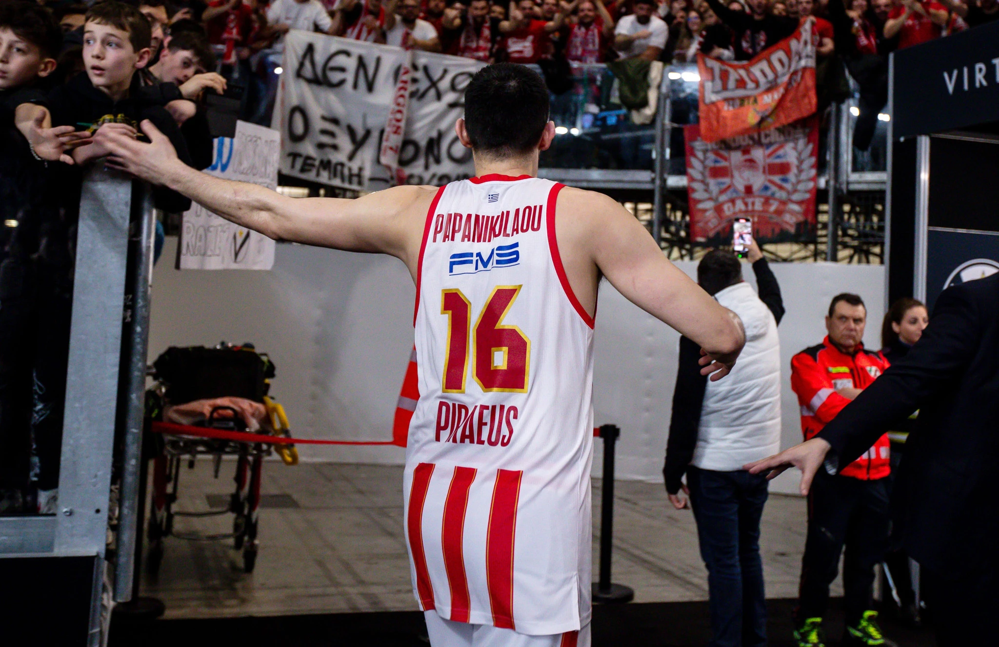 Στιγμιότυπο από το περσινό άνετο πέρασμα του Ολυμπιακού από την «Basket City»