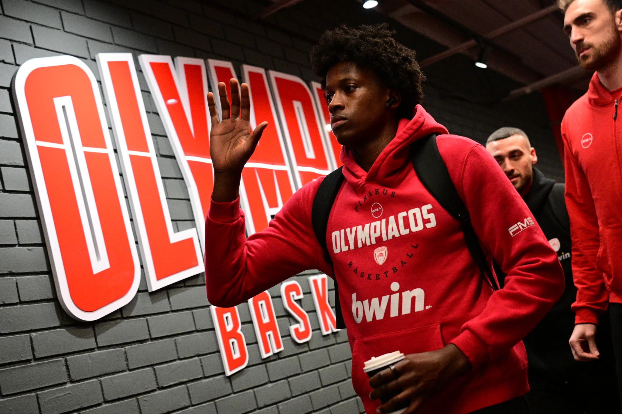 Ο Φράνκ Νιλικίνα με αφάνα / source: eurokinissi