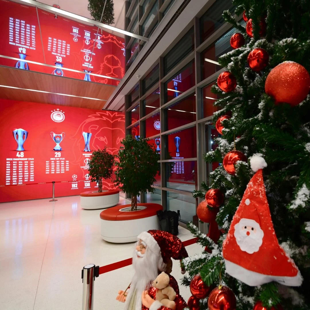 Το Χριστουγεννιάτικο «Γ. Καραϊσκάκης»&nbsp;/ Πηγή: Olympiacos FC