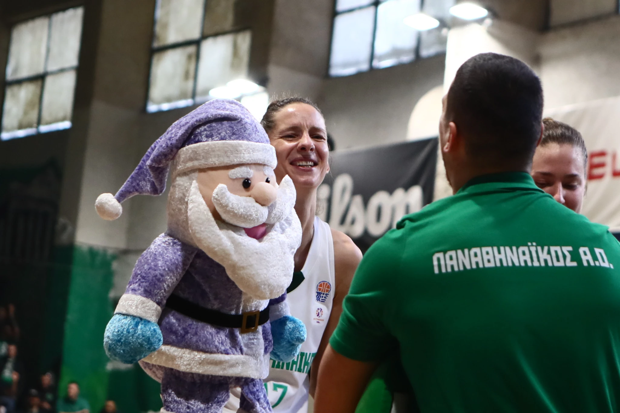 Τα λούτρινα αρκουδάκια στο μπάσκετ Γυναικών του Παναθηναϊκού / Πηγή: Eurokinissi