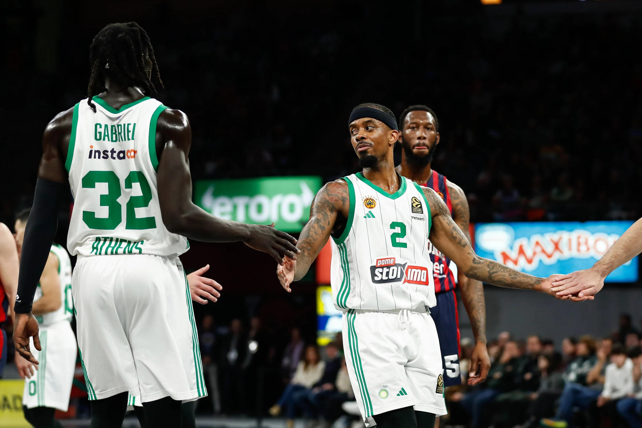 Σε πρώτο πλάνο οι Γκέιμπριελ και Μπράουν που αγωνίζονταν στον Παναθηναϊκό, σε δεύτερο ο Χολ που πέρυσι έπαιζε στην Μπασκόνια / Πηγή: Eurokinissi