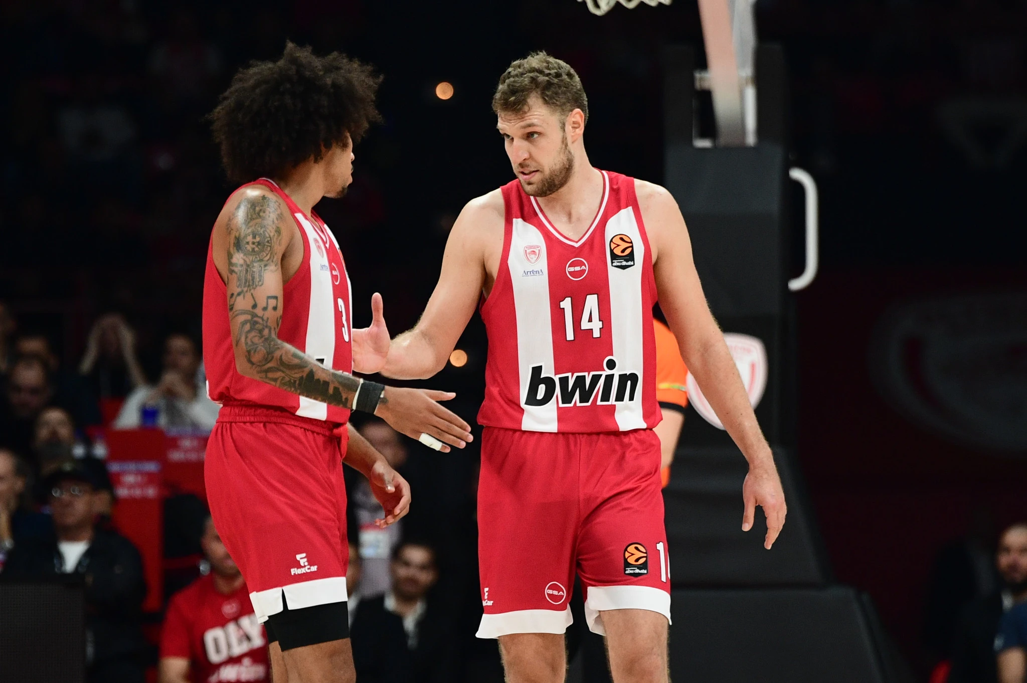 Ο Σάσα Βεζένκοφ και ο Τάισον Γουόρντ - Πηγή: Eurokinissi