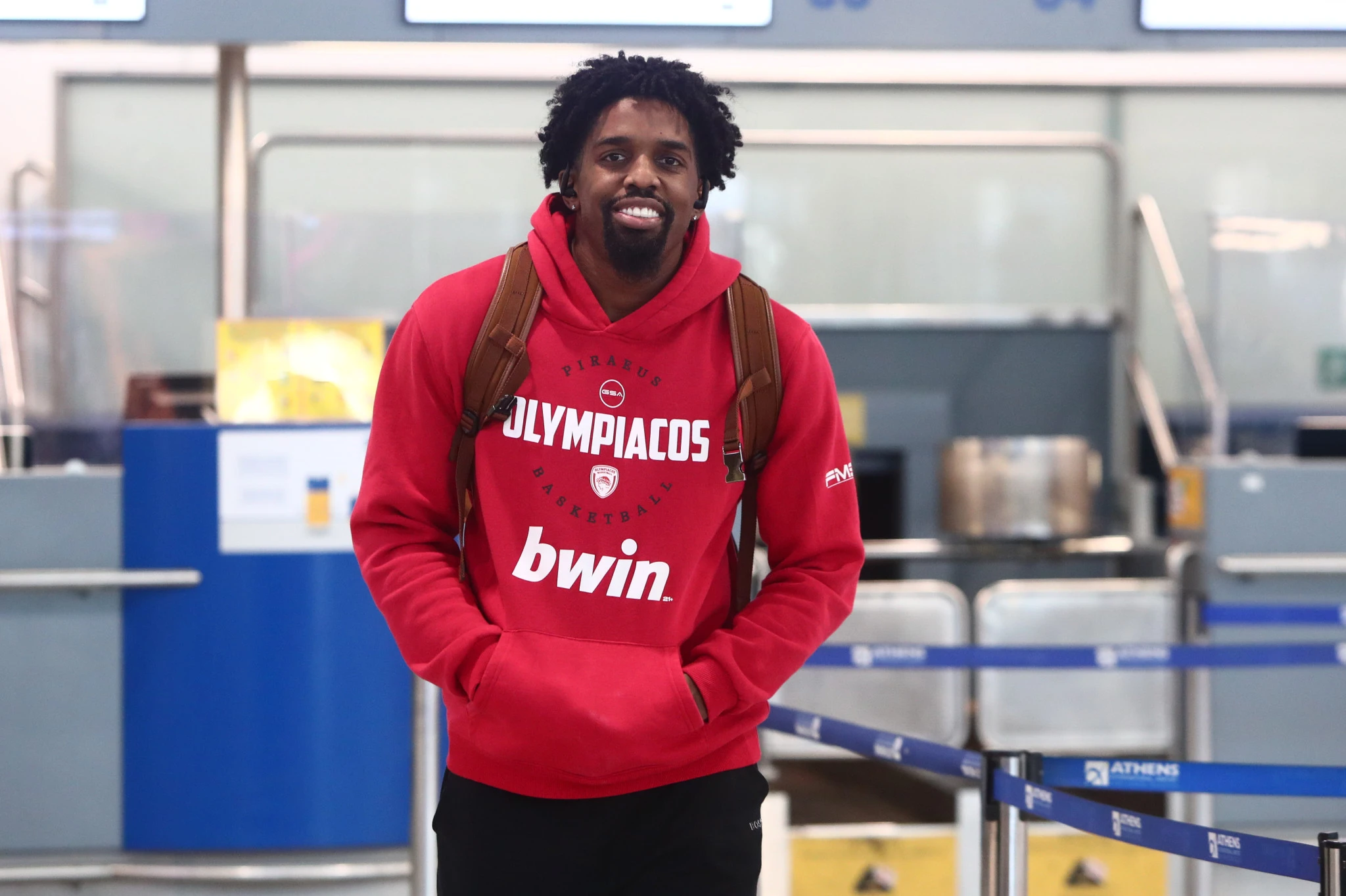 Ο Σακίλ ΜακΚίσικ στην αποστολή του Ολυμπιακού - Πηγή: Eurokinissi