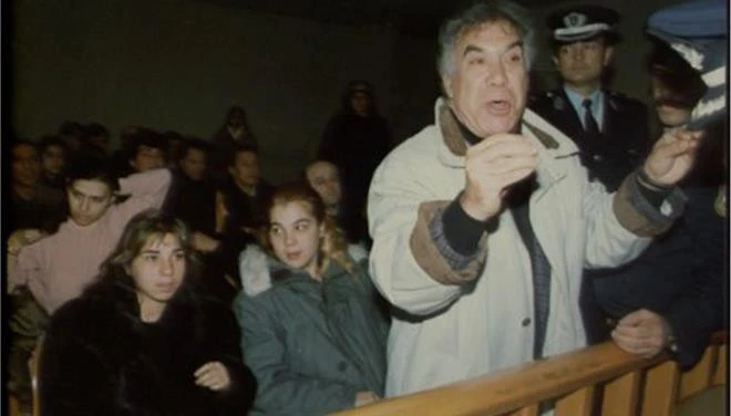 Ο πατέρας, Γιώργος Τσατσάνης στο δικαστήριο, φώναζε “θάνατος, εκτελέστε τους φονιάδες”  