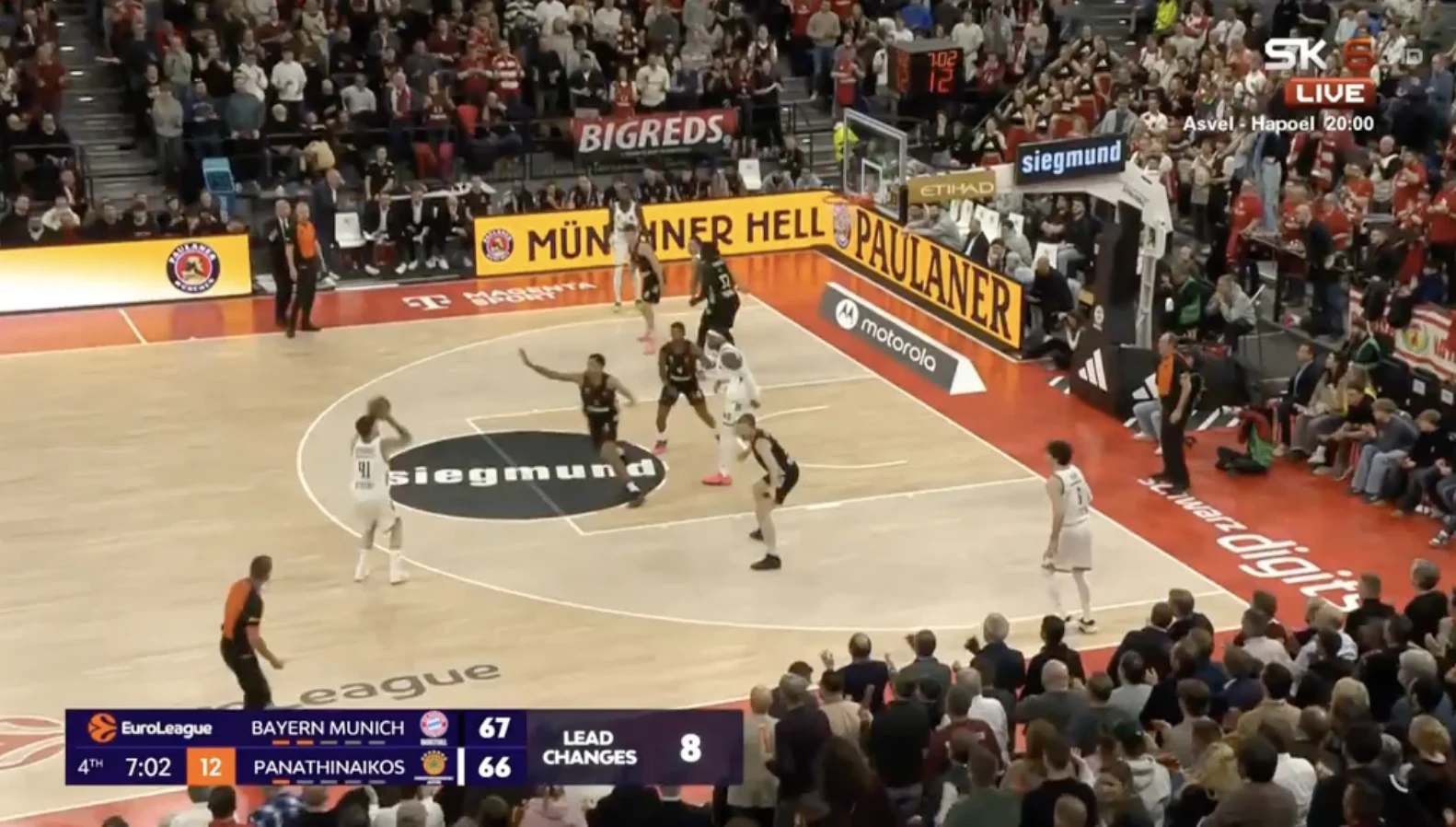 <i>1ο Τρίποντο στην 4η περίοδο, από τον Χουάντο...&nbsp;</i>