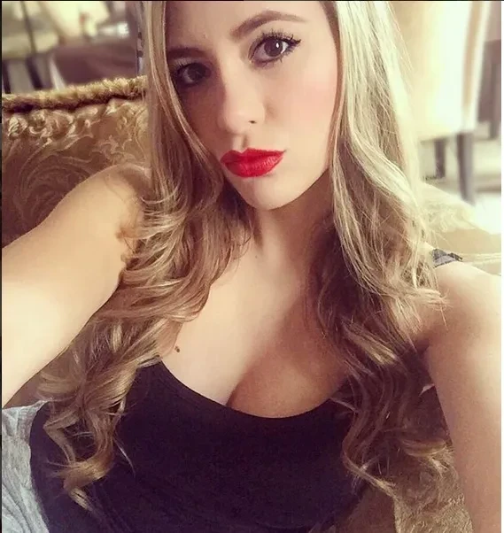 Η σύντροφος του Άλαν Πουλίδο